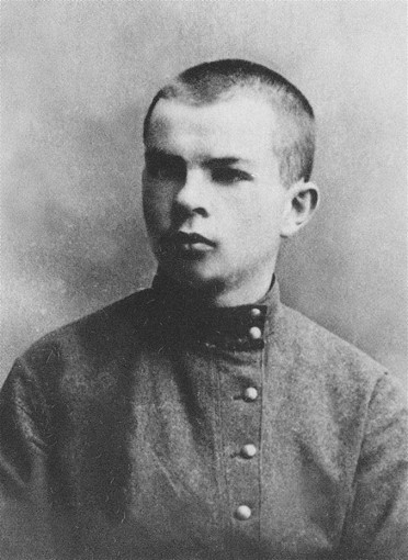 Image - Viktor Petrov (1910s photo).